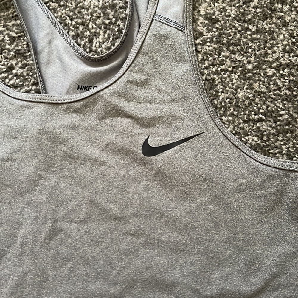 Women Nike dry fit top. Worn once. Fitted - Picture 2 of 5
